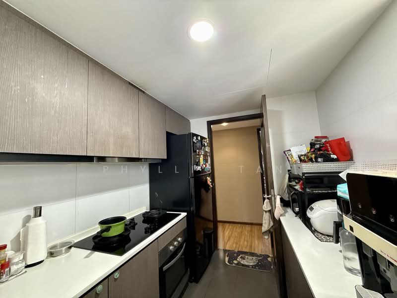 Riverparc Residence, 98 Punggol Drive, 3 Bedrooms, 990 sqft, Executive Condominium For Sale, by Phyllis Tan, 500151499 - Kitchen - PropertyGuru.com.sg