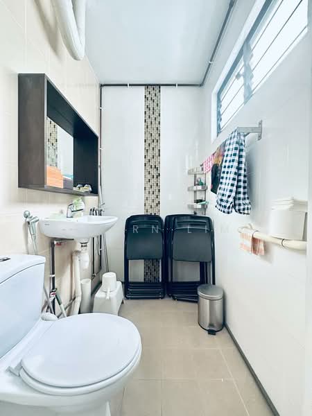 244 Yishun Ring Road, 244 Yishun Ring Road, 3 Bedrooms, 904 sqft, HDB Flat For Sale, by Bjorn Lim, 500151500 - Bathroom - PropertyGuru.com.sg
