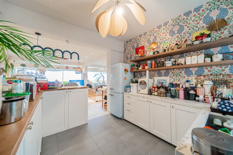 Neptune Court, 2 Marine Vista, 3 Bedrooms, 1,636 sqft, Apartment For Sale, by Sabrina Chai, 500151516 - Kitchen - PropertyGuru.com.sg