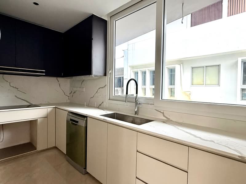 Brand New 3.5 + M Storey Corner-T @ Jalan Baiduri / Telok Kurau, Telok Kurau, 7 Bedrooms, 7,500 sqft, Corner Terrace For Sale, by Lin Ong, 500151517 - Kitchen - PropertyGuru.com.sg