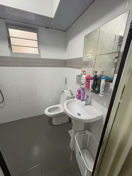 338C Anchorvale Crescent, 338C Anchorvale Crescent, 3 Bedrooms, 1,001 sqft, HDB Flat For Rent, by Malcolm Wong, 500151526 - Bathroom - PropertyGuru.com.sg