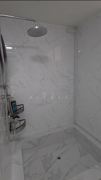 160 Pasir Ris Street 13, 160 Pasir Ris Street 13, 2 Bedrooms, 1,603 sqft, HDB Flat For Rent, by Mo Alkaff, 500151530 - Master Bathroom - PropertyGuru.com.sg
