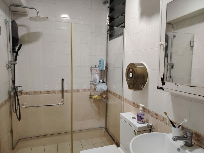 111A Depot Road, 111A Depot Road, 3 Bedrooms, 1,076 sqft, HDB Flat For Sale, by Cassandra Ng, 500151535 - Bathroom - PropertyGuru.com.sg