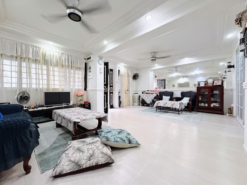 731 Woodlands Circle, 731 Woodlands Circle, 3 Bedrooms, 1,108 sqft, HDB Flat For Sale, by Farid Azhar, 500151537 - Living Room - PropertyGuru.com.sg