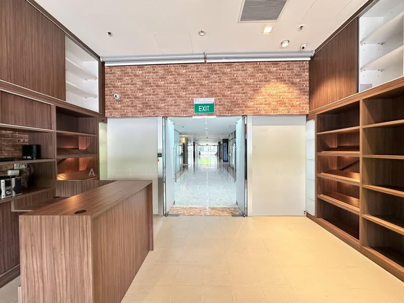 High Street Centre, 1 North Bridge Road, 323 sqft, Mall Shop For Rent, by Anthea Chang, 500151554 - Entrance - CommercialGuru.com.sg