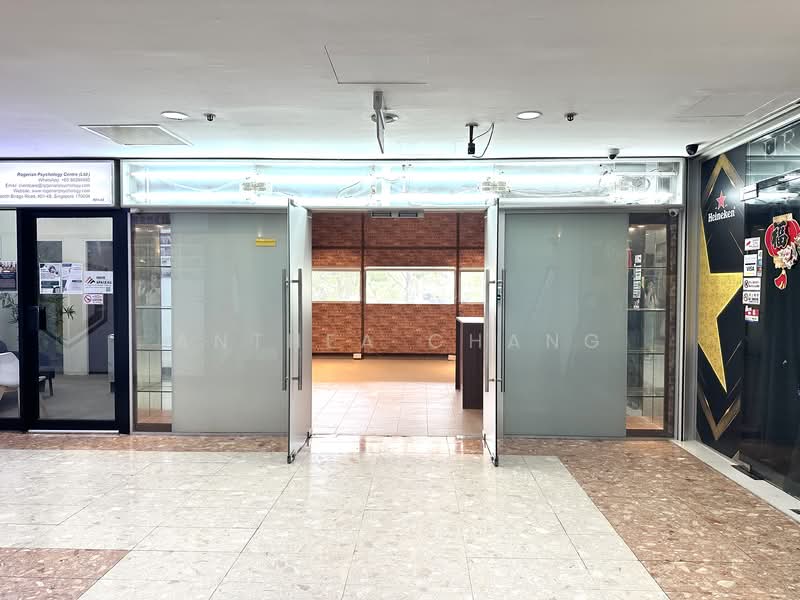 High Street Centre, 1 North Bridge Road, 323 sqft, Mall Shop For Rent, by Anthea Chang, 500151554 - Entrance - CommercialGuru.com.sg