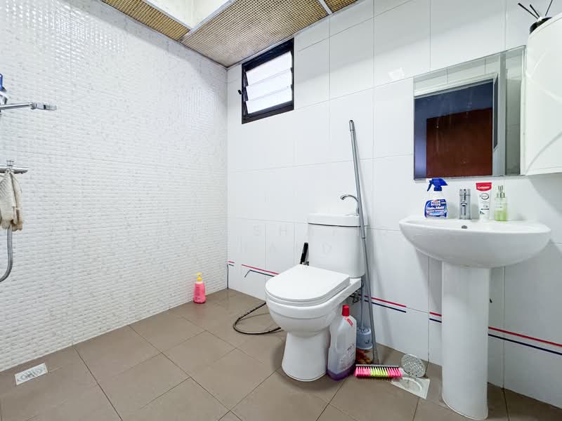996C Buangkok Crescent, 996C Buangkok Crescent, 3 Bedrooms, 1,001 sqft, HDB Flat For Sale, by THE SHAFIQ AFFANDI, 500151564 - Ensuite Bathroom - PropertyGuru.com.sg