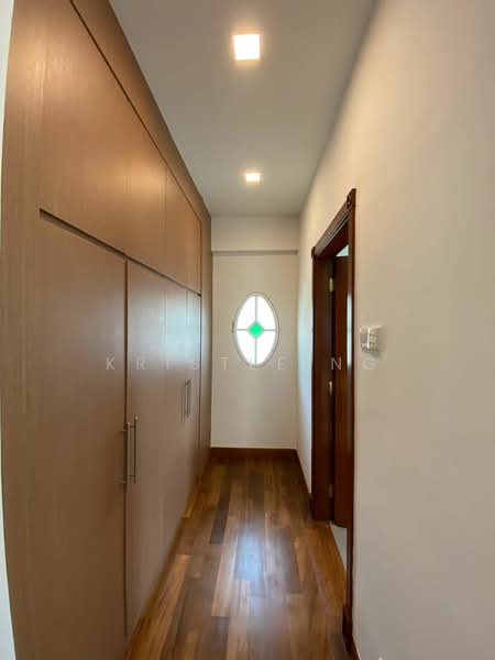 PrestigeHomes - Gentle Drive Bungalow SELLING BELOW 6.9M, , 5 Bedrooms, 2,900 sqft, Bungalow House For Sale, by Kristle Ng, 500151567 - Corridor - PropertyGuru.com.sg