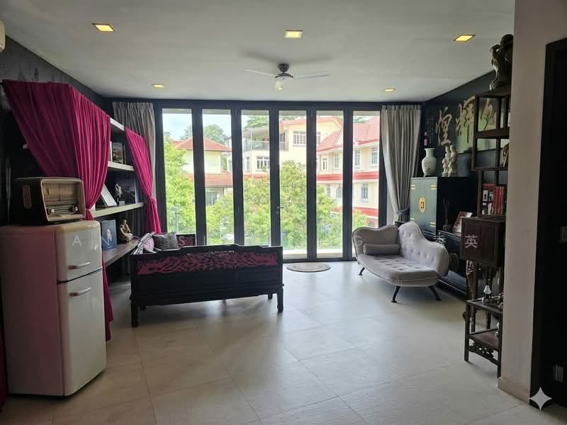 Jalan Bumbong, , 4 Bedrooms, 3,998 sqft, Semi-Detached House For Sale, by Ang Siew Ing 洪秀英, 500151596 - Living Room - PropertyGuru.com.sg