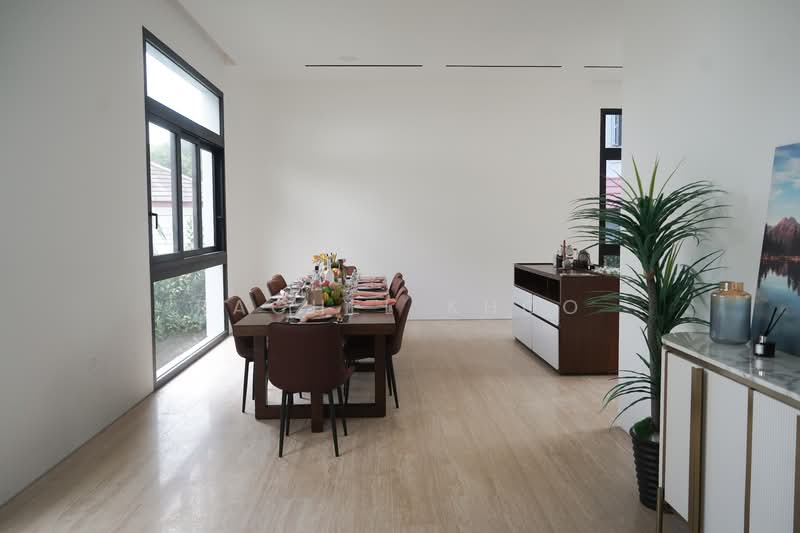 D10 Grove Drive Mount Sinai, Grove Drive, 5 Bedrooms, 12,110 sqft, Semi-Detached House For Sale, by Rachel Khoo, 500151599 - Dining Room - PropertyGuru.com.sg