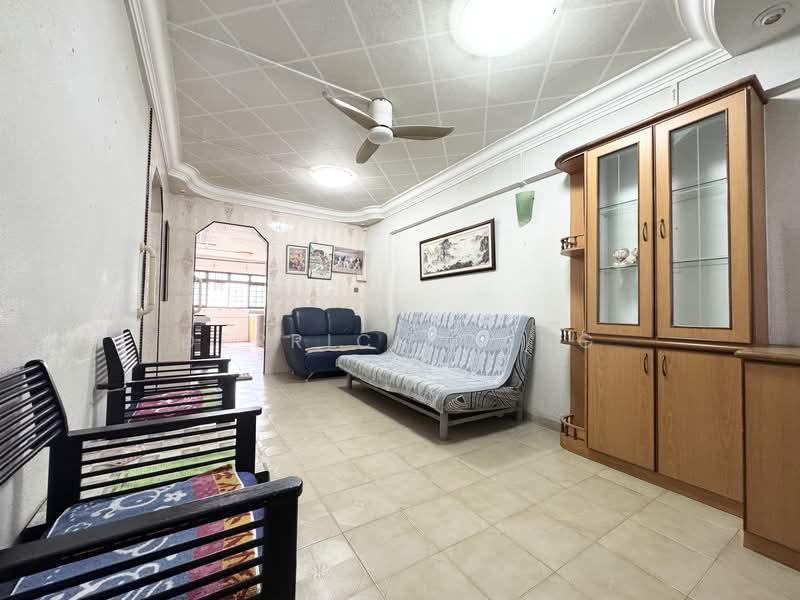 484 Jurong West Avenue 1, 484 Jurong West Avenue 1, 2 Bedrooms, 721 sqft, HDB Flat For Sale, by Derrick Dang, 500151603 - Living Room - PropertyGuru.com.sg