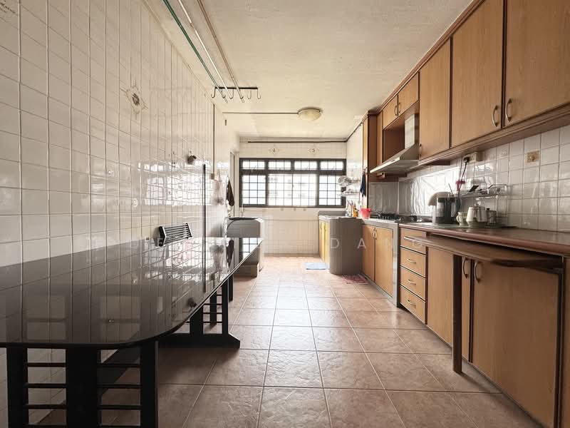484 Jurong West Avenue 1, 484 Jurong West Avenue 1, 2 Bedrooms, 721 sqft, HDB Flat For Sale, by Derrick Dang, 500151603 - Kitchen - PropertyGuru.com.sg