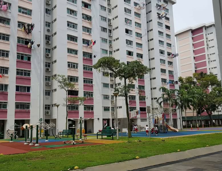 105 Bedok North Avenue 4, 105 Bedok North Avenue 4, 3 Bedrooms, 883 sqft, HDB Flat For Rent, by Midco Tee, 500151607 - Exterior - PropertyGuru.com.sg