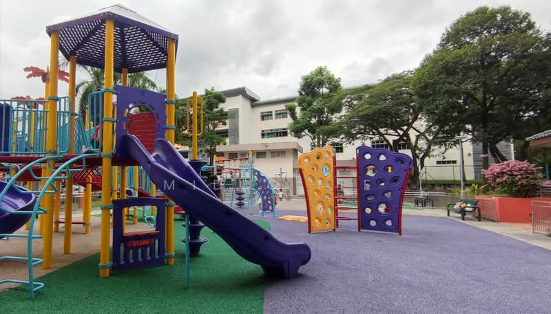 105 Bedok North Avenue 4, 105 Bedok North Avenue 4, 3 Bedrooms, 883 sqft, HDB Flat For Rent, by Midco Tee, 500151607 - Exterior - PropertyGuru.com.sg