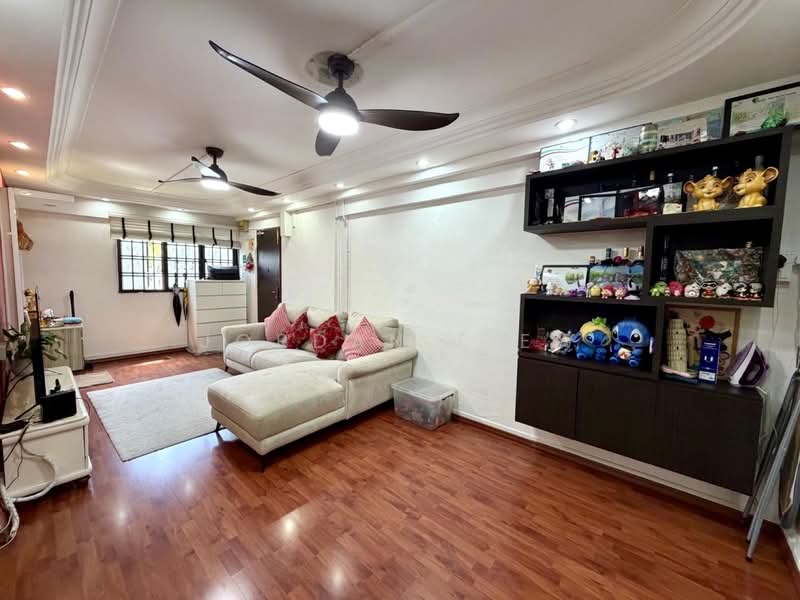 445 Ang Mo Kio Avenue 10, 445 Ang Mo Kio Avenue 10, 2 Bedrooms, 883 sqft, HDB Flat For Rent, by Jordan Liew, 500151610 - Living Room - PropertyGuru.com.sg