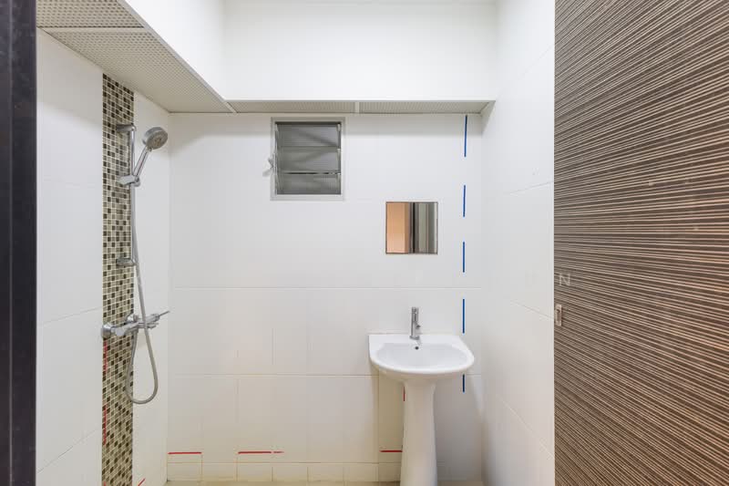 523A Tampines Central 7, 523A Tampines Central 7, 3 Bedrooms, 1,216 sqft, HDB Flat For Sale, by Celestine Chun, 500151613 - Bathroom - PropertyGuru.com.sg