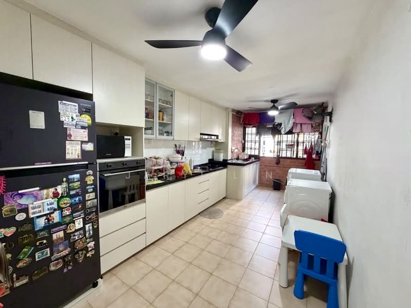 445 Ang Mo Kio Avenue 10, 445 Ang Mo Kio Avenue 10, 2 Bedrooms, 883 sqft, HDB Flat For Rent, by Jaryl Lin, 500151620 - Kitchen - PropertyGuru.com.sg