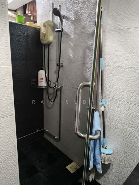 513 Woodlands Drive 14, 513 Woodlands Drive 14, Room Rental, 150 sqft, HDB Flat For Rent, by Ram Subra, 500151625 - Bathroom - PropertyGuru.com.sg