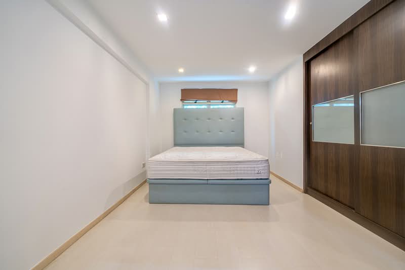 103A Edgefield Plains, 103A Edgefield Plains, 3 Bedrooms, 1,184 sqft, HDB Flat For Sale, by Serena Goh, 500151626 - Master Bedroom - PropertyGuru.com.sg