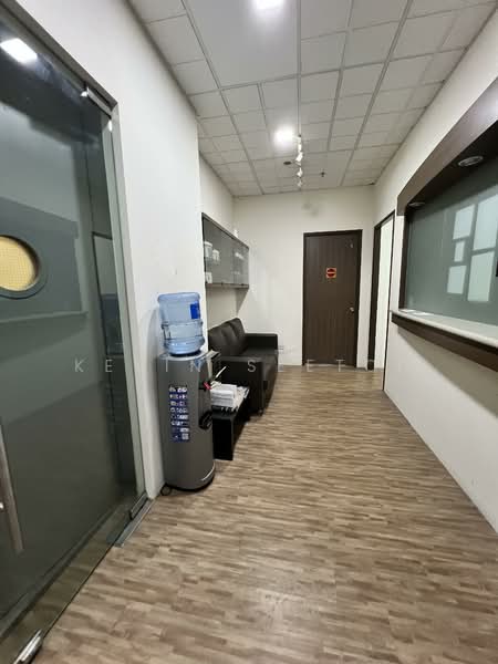 Ubi Techpark, 10 Ubi Crescent, 2,325 sqft, Light Industrial (B1) For Sale, by Kevin Seetoh, 500151632 - Corridor - CommercialGuru.com.sg