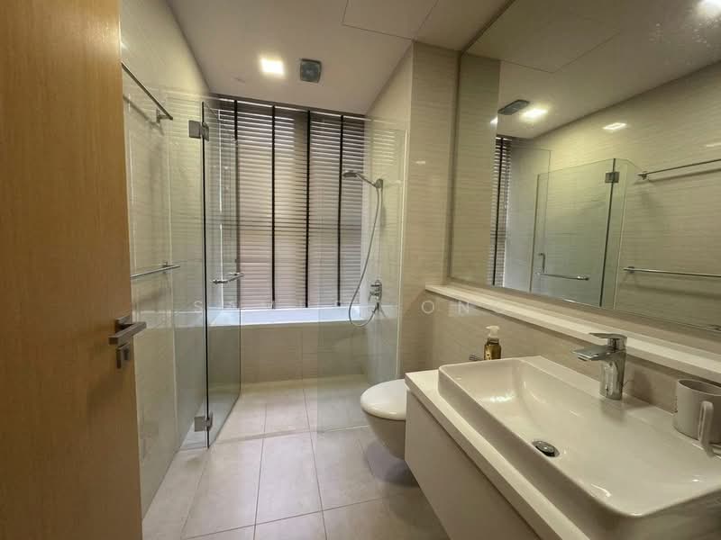 Uber 388, 388 Upper East Coast Road, 3 Bedrooms, 1,389 sqft, Condominium For Sale, by Samuel Ong, 500151634 - Master Bathroom - PropertyGuru.com.sg