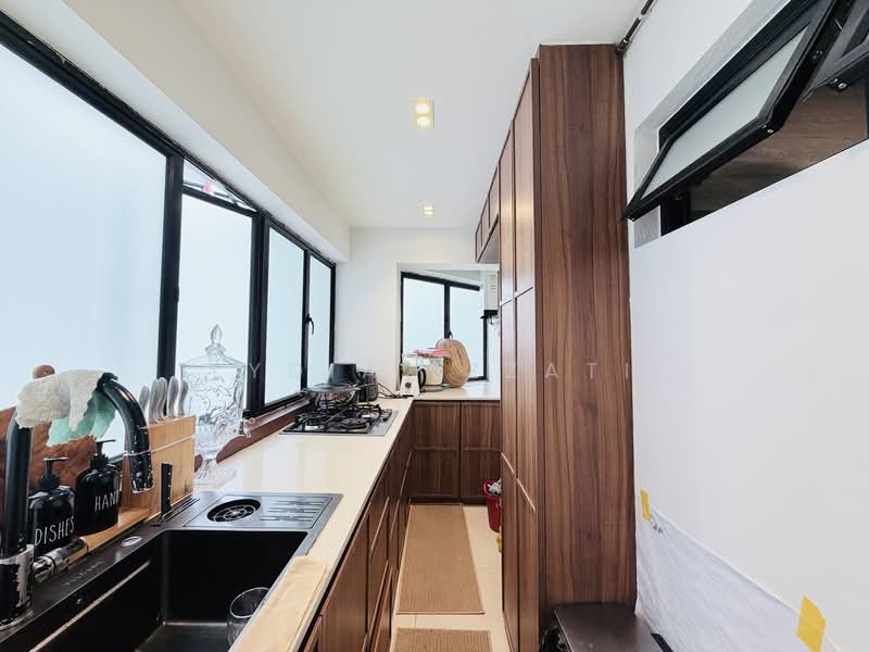 289C Bukit Batok Street 25, 289C Bukit Batok Street 25, 3 Bedrooms, 1,302 sqft, HDB Flat For Sale, by Lydia Izzati, 500151643 - Kitchen - PropertyGuru.com.sg