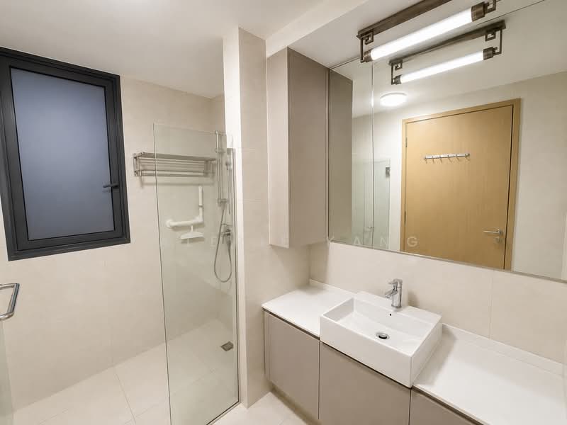 SkyPark Residences, 17 Sembawang Crescent, 5 Bedrooms, 1,593 sqft, Executive Condominium For Sale, by Valerie Kang, 500151655 - Bathroom - PropertyGuru.com.sg