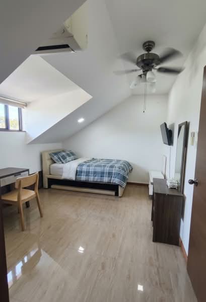 Bedok Ria Crescent, , Room Rental, 150 sqft, Terraced House For Rent, by Harry Liew, 500151663 - Bedroom 3 - PropertyGuru.com.sg