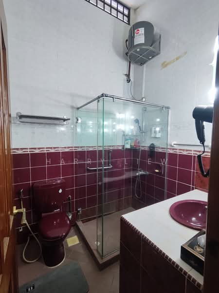 Bedok Ria Crescent, , Room Rental, 150 sqft, Terraced House For Rent, by Harry Liew, 500151663 - Common Bathroom - PropertyGuru.com.sg