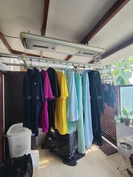Bedok Ria Crescent, , Room Rental, 150 sqft, Terraced House For Rent, by Harry Liew, 500151663 - Overhead Dryer - PropertyGuru.com.sg
