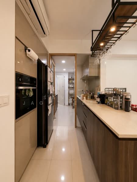 8 @ Woodleigh, 8 Woodleigh Close, 3 Bedrooms, 1,098 sqft, Condominium For Rent, by Sanche Jagatheesan, 500151705 - Kitchen - PropertyGuru.com.sg