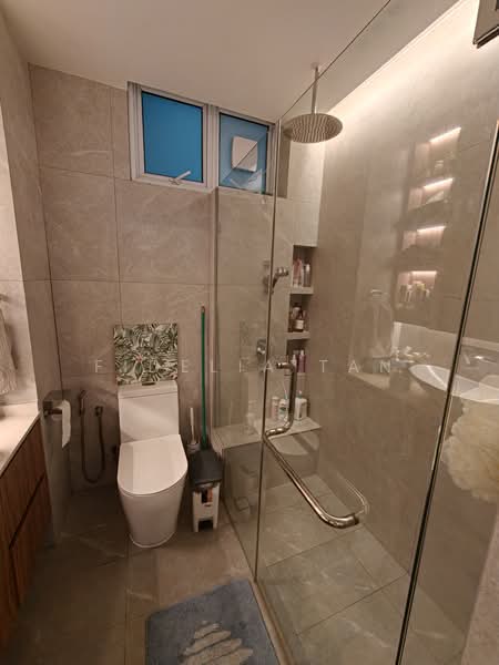Villa De West, 385 Pasir Panjang Road, 3 Bedrooms, 2,013 sqft, Condominium For Rent, by Fidelia Tan, 500151722 - Bathroom - PropertyGuru.com.sg