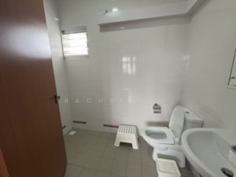 220A Sumang Lane, 220A Sumang Lane, 3 Bedrooms, 1,001 sqft, HDB Flat For Sale, by Rachel Teo, 500151723 - Bathroom - PropertyGuru.com.sg