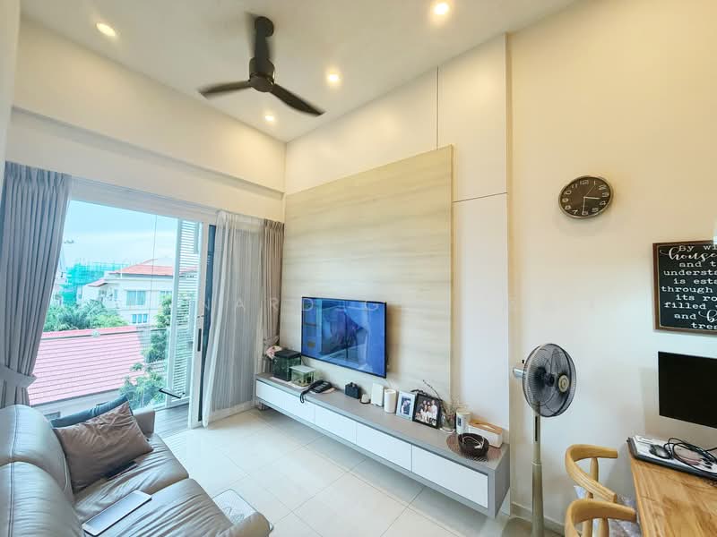 Hilbre28, 68 Hillside Drive, 3 Bedrooms, 807 sqft, Condominium For Sale, by Leonard Gao 高永飞, 500151727 - Living Room - PropertyGuru.com.sg