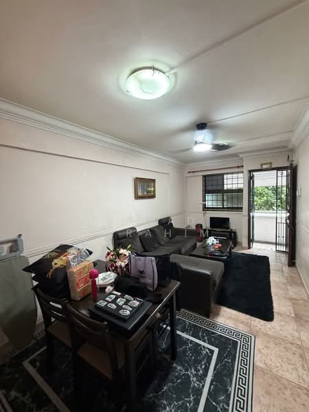 123 Yishun Street 11, 123 Yishun Street 11, 2 Bedrooms, 731 sqft, HDB Flat For Sale, by Ahmad Ibrahim, 500151728 - Living Room - PropertyGuru.com.sg