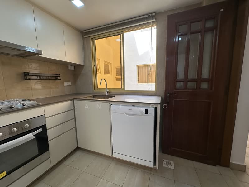 Villa Marina, 37 Jalan Sempadan, 4 Bedrooms, 2,314 sqft, Condominium For Rent, by Janet Foo, 500151737 - PropertyGuru.com.sg
