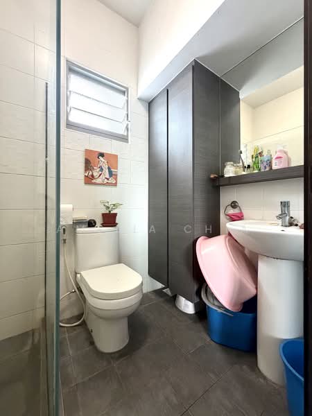 604C Punggol Road, 604C Punggol Road, 3 Bedrooms, 990 sqft, HDB Flat For Sale, by Amelia Chia, 500151739 - Bathroom - PropertyGuru.com.sg