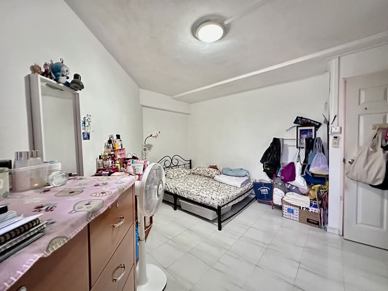 166 Bishan Street 13, 166 Bishan Street 13, 3 Bedrooms, 947 sqft, HDB Flat For Sale, by Tham Mei See, 500151744 - Bedroom - PropertyGuru.com.sg