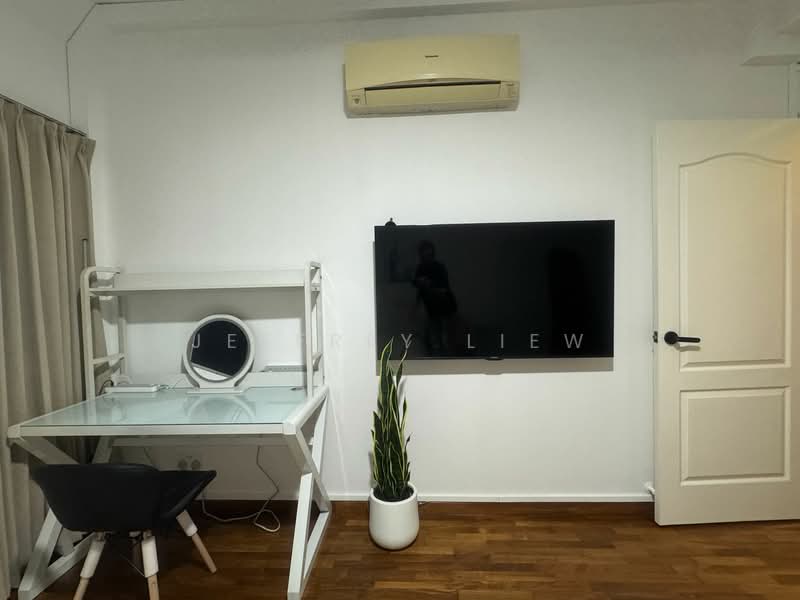 Sherwood Towers, 3 Jalan Anak Bukit, Room Rental, 200 sqft, Apartment For Rent, by Jeffrey Liew, 500151748 - Study - PropertyGuru.com.sg