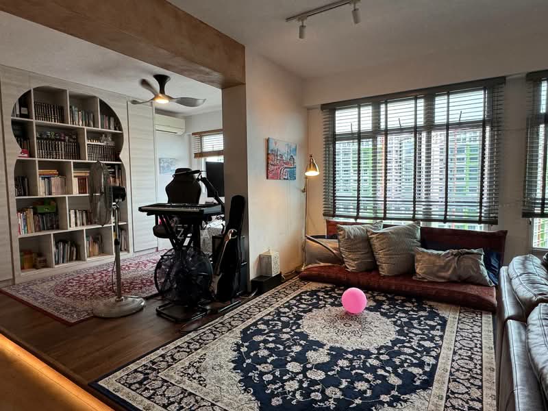 437A Bukit Batok West Avenue 5, 437A Bukit Batok West Avenue 5, 3 Bedrooms, 1,216 sqft, HDB Flat For Sale, by Zach Lin, 500151750 - Living Room - PropertyGuru.com.sg