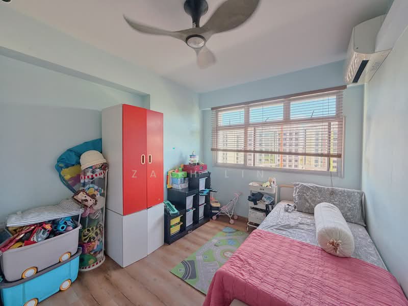 437A Bukit Batok West Avenue 5, 437A Bukit Batok West Avenue 5, 3 Bedrooms, 1,216 sqft, HDB Flat For Sale, by Zach Lin, 500151750 - Bedroom - PropertyGuru.com.sg