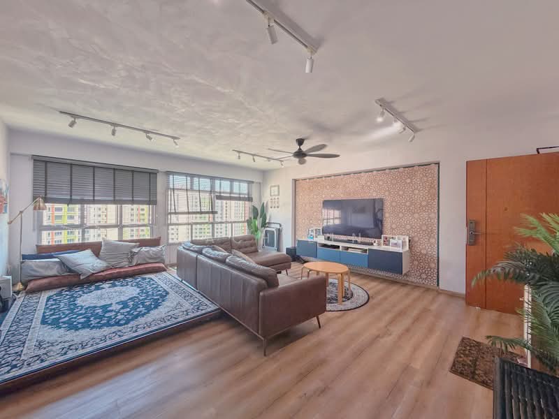 437A Bukit Batok West Avenue 5, 437A Bukit Batok West Avenue 5, 3 Bedrooms, 1,216 sqft, HDB Flat For Sale, by Zach Lin, 500151750 - Living Room - PropertyGuru.com.sg