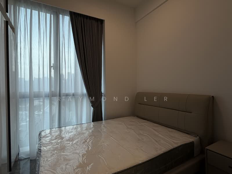 Midtown Bay, 122 Beach Road, 3 Bedrooms, 1,324 sqft, Condominium For Rent, by Raymond Ler, 500151753 - Bedroom - PropertyGuru.com.sg