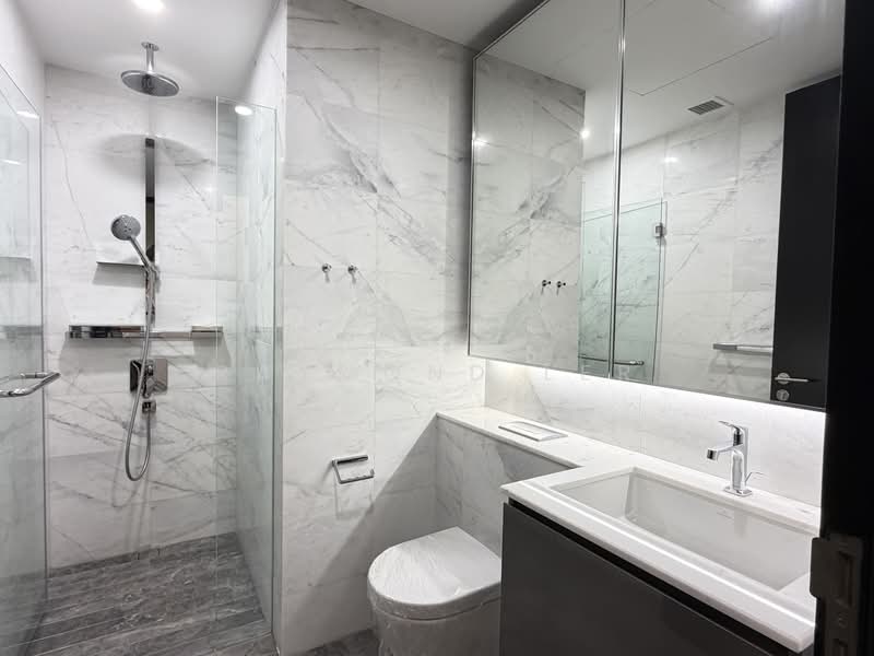 Midtown Bay, 122 Beach Road, 3 Bedrooms, 1,023 sqft, Condominium For Rent, by Raymond Ler, 500151759 - Bathroom - PropertyGuru.com.sg