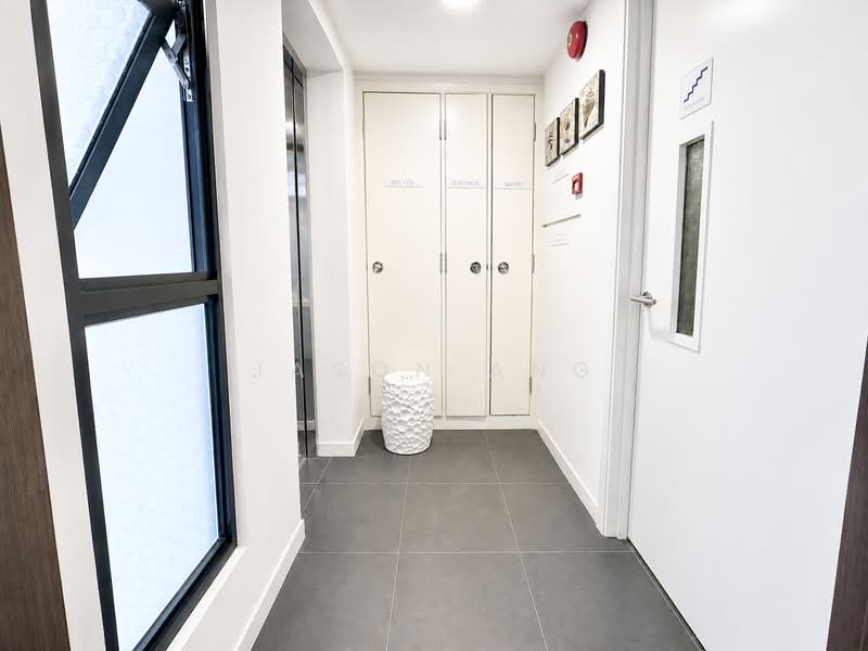 Two8one Studio, 281 River Valley Road, 1 Bedroom, 517 sqft, Condominium For Sale, by Jason Ang, 500151792 - Private lift lobby area - PropertyGuru.com.sg