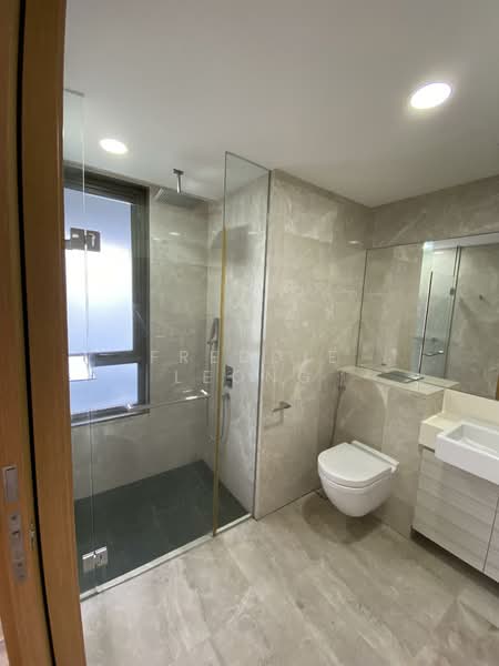 6 Derbyshire, 6 Derbyshire Road, 2 Bedrooms, 829 sqft, Condominium For Rent, by Freddie Leong, 500151806 - Bathroom - PropertyGuru.com.sg