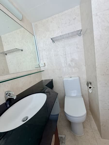 Bishan Point, 61 Bright Hill Drive, 2 Bedrooms, 936 sqft, Condominium For Rent, by Agnes Seng, 500151835 - Bathroom - PropertyGuru.com.sg