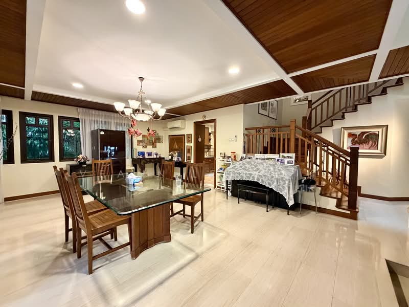 Rare Kew Estate 3-Storey Bungalow Offering Expansive Garden Space and a Pool, Kew, 6 Bedrooms, 11,644 sqft, Bungalow House For Sale, by Veann Lee 李慧瑜, 500151838 - Dining Room - PropertyGuru.com.sg