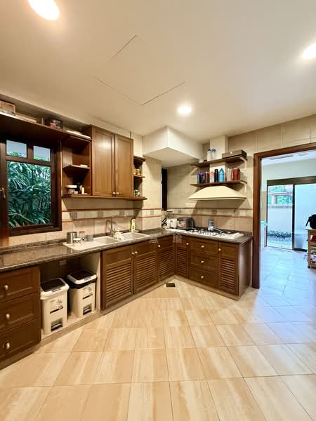 Rare Kew Estate 3-Storey Bungalow Offering Expansive Garden Space and a Pool, Kew, 6 Bedrooms, 11,644 sqft, Bungalow House For Sale, by Veann Lee 李慧瑜, 500151838 - Kitchen - PropertyGuru.com.sg