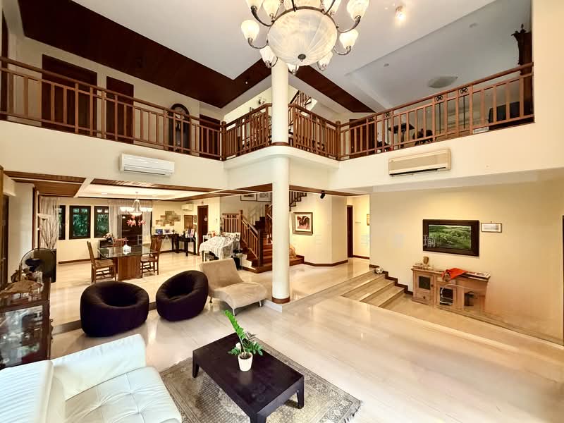 Rare Kew Estate 3-Storey Bungalow Offering Expansive Garden Space and a Pool, Kew, 6 Bedrooms, 11,644 sqft, Bungalow House For Sale, by Veann Lee 李慧瑜, 500151838 - Living Room - PropertyGuru.com.sg